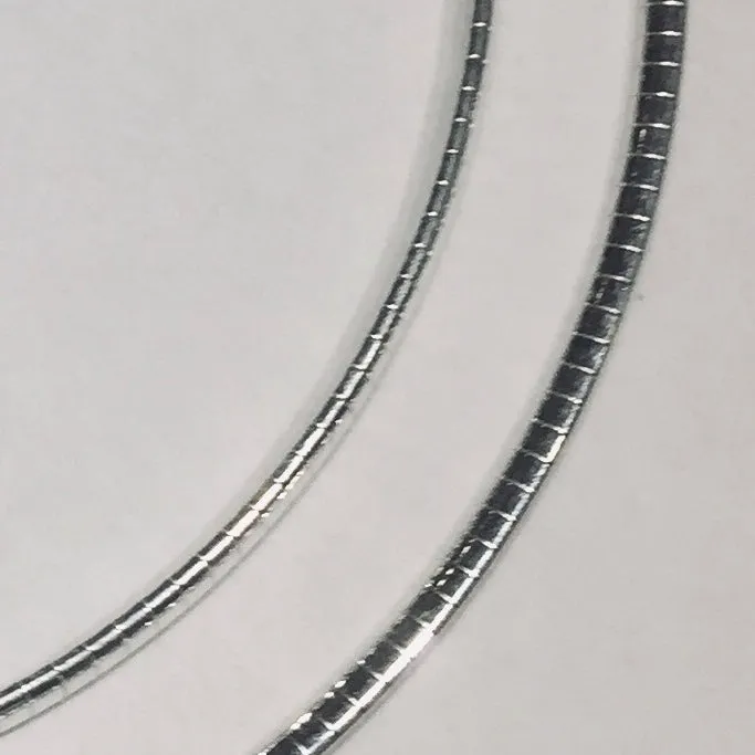 2.5 mm Silver Flat Omega Choker