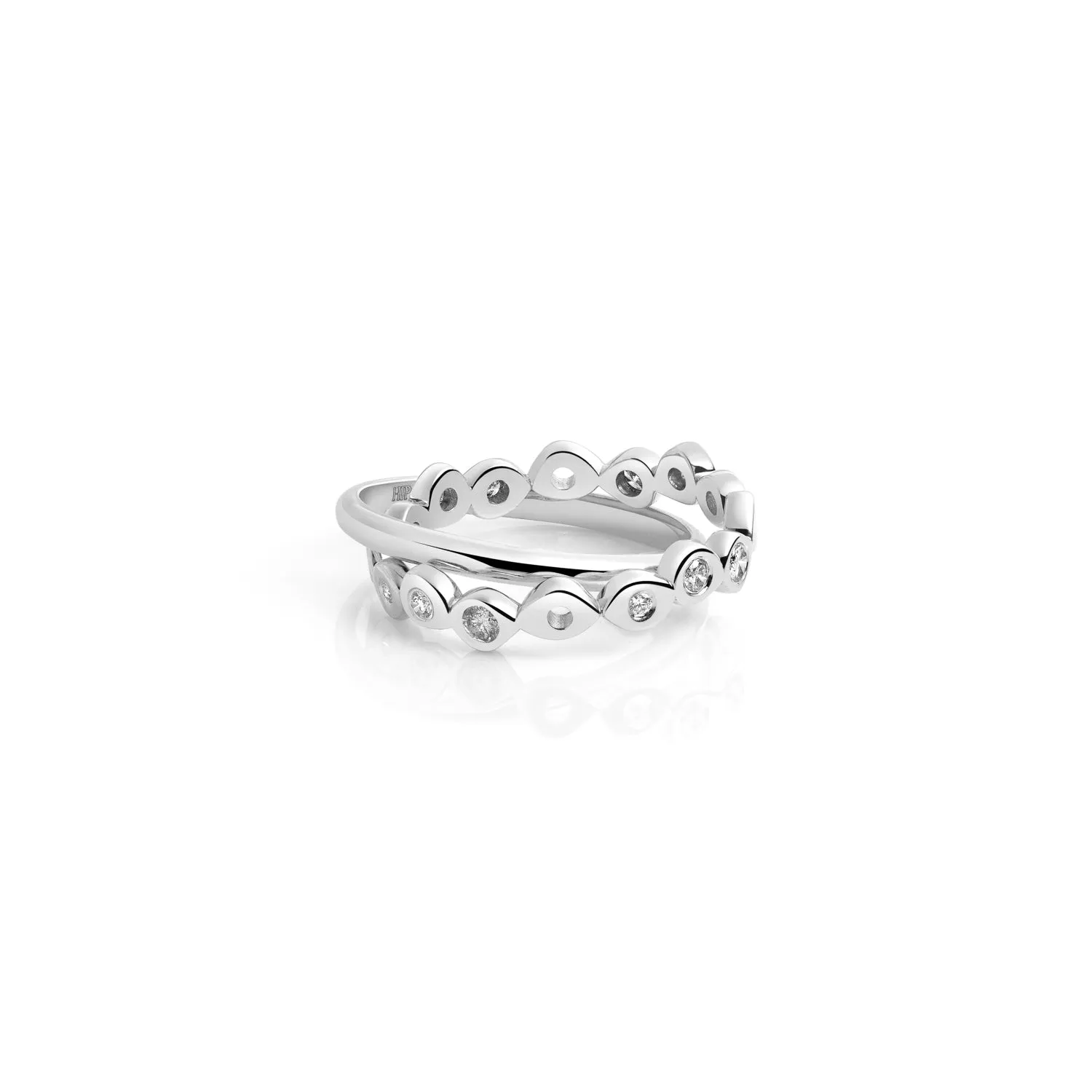 Connected Rolling Ring Bands with Diamonds