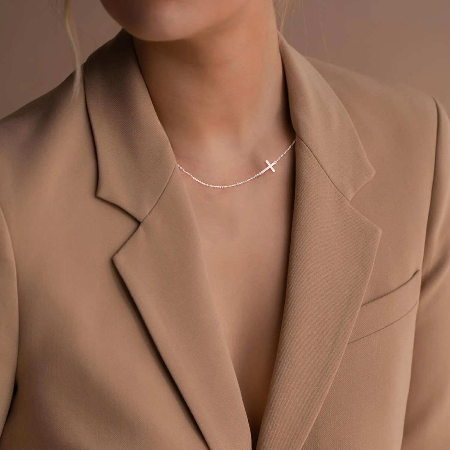Cross Necklace for Women, Small 14K Gold Plated Cross Pendant Necklace Dainty Gold Cross Necklace Cute Cross Choker Necklace Simple Gold Charm Necklace for Women Trendy Jewelry Gifts