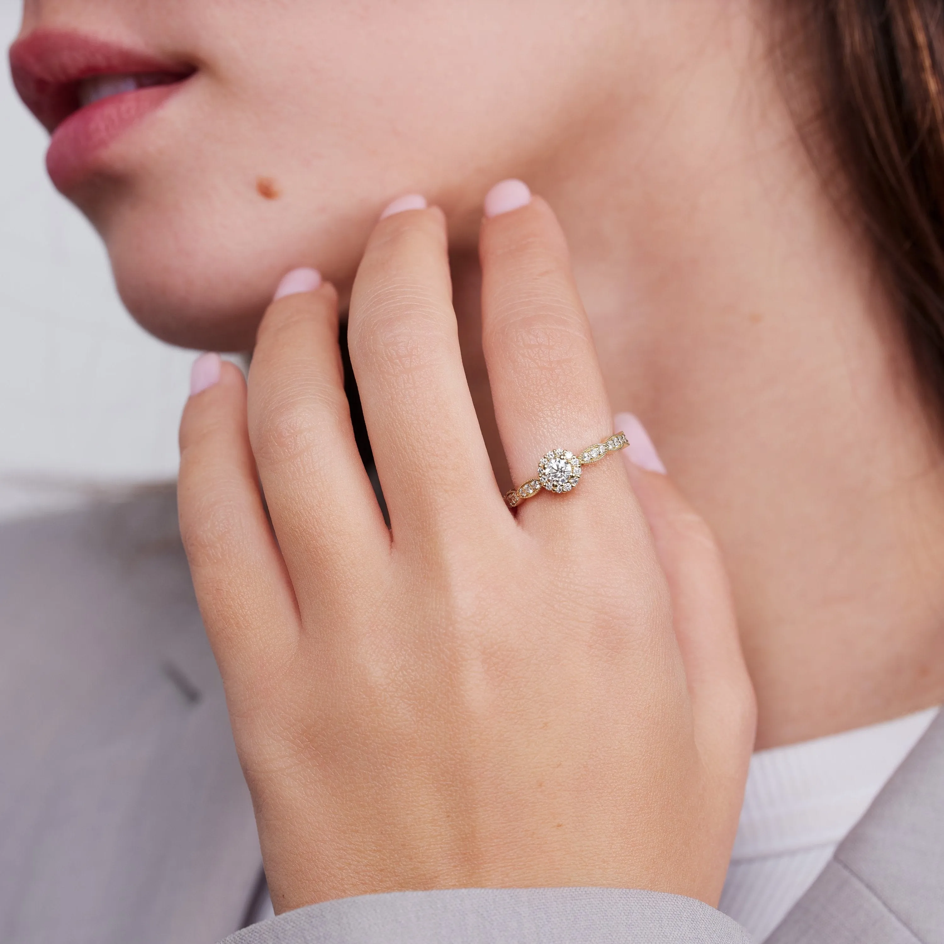 Elizabeth Gold Ring White Diamonds