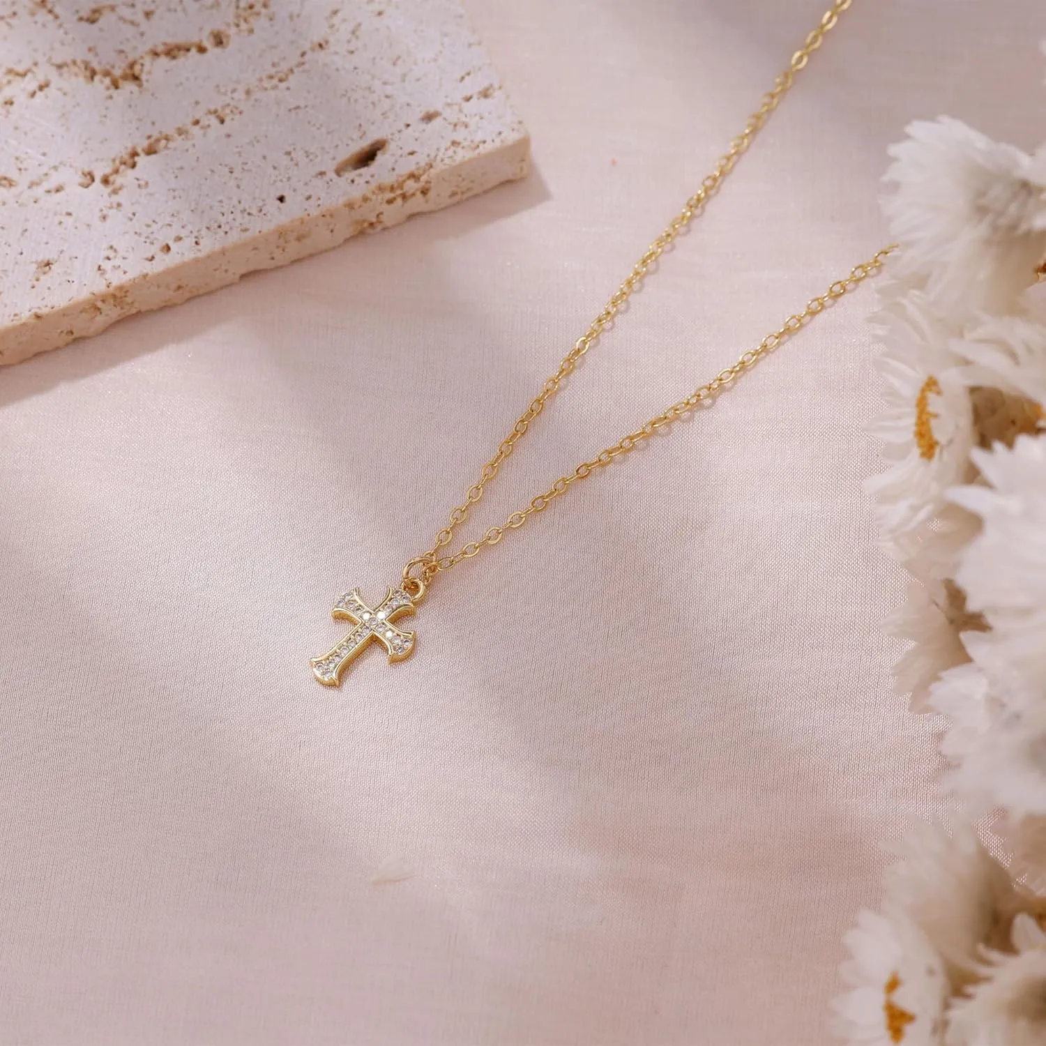 Ewrkbr Cross Necklace for Women,Gold Necklace 14K Gold Plated Cute CZ Cross Pendant Necklace Simple Dainty Gold Cross Necklaces for Women Trendy Non Tarnish Gold Necklaces Jewelry for Women
