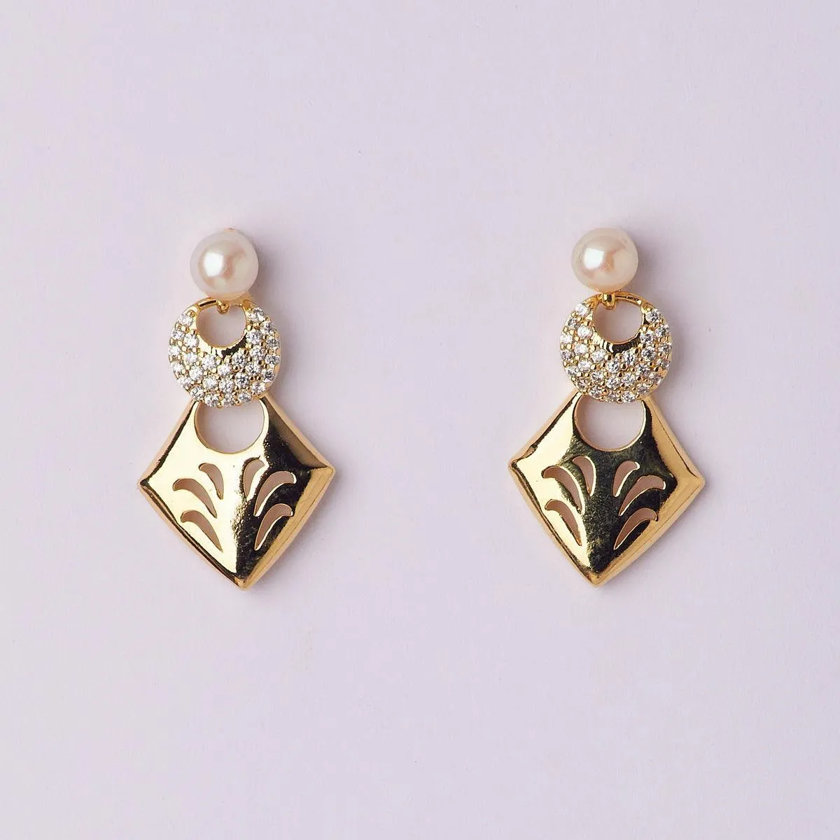 Fancy Hanging Pearl Earring