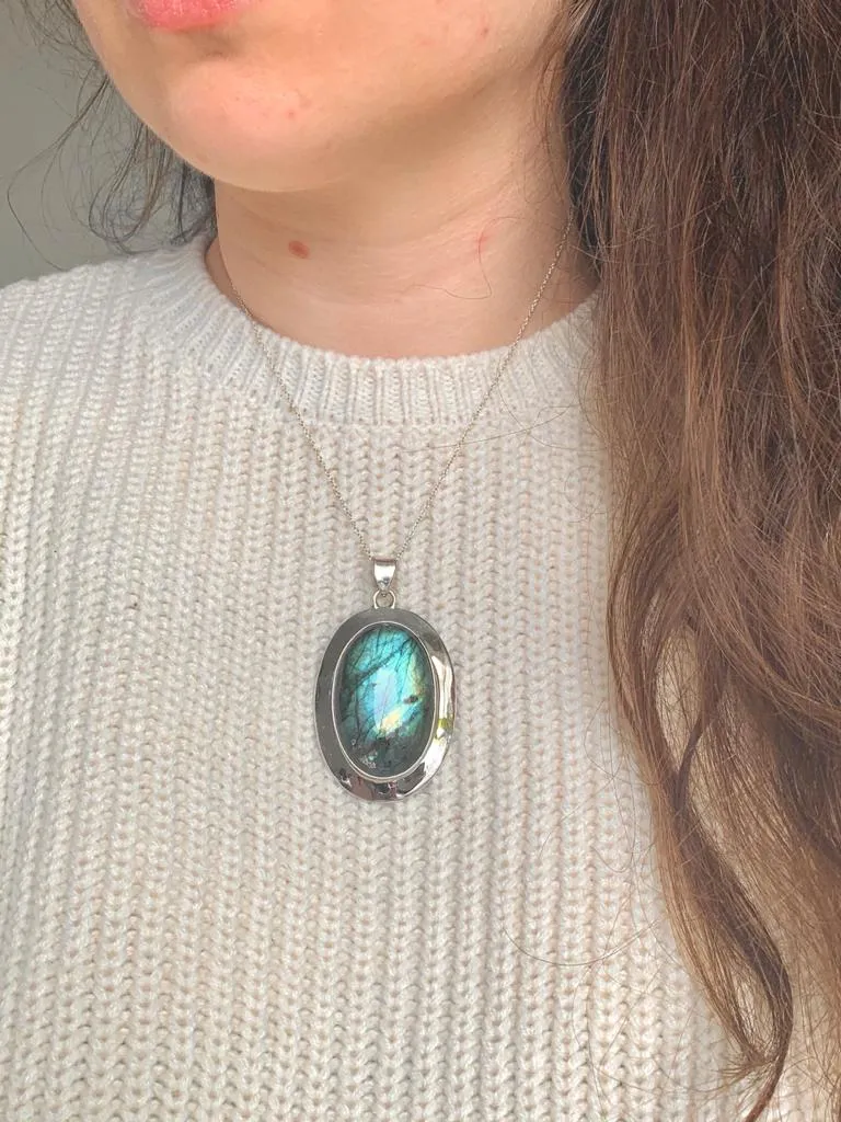 Labradorite Medea Pendant - Large Oval