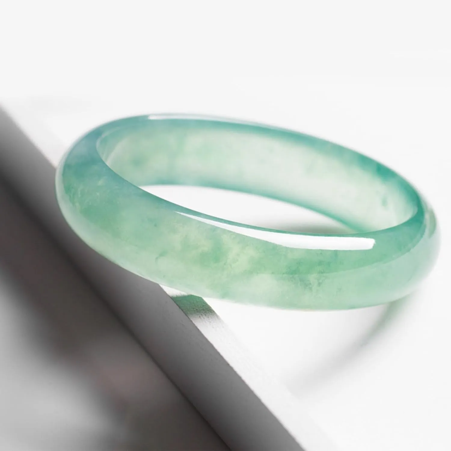 Natural Jade Bangle Bracelet, Polished Green Jadeite, Traditional Round Design??With Jewelry Box Send your mom to your colleague