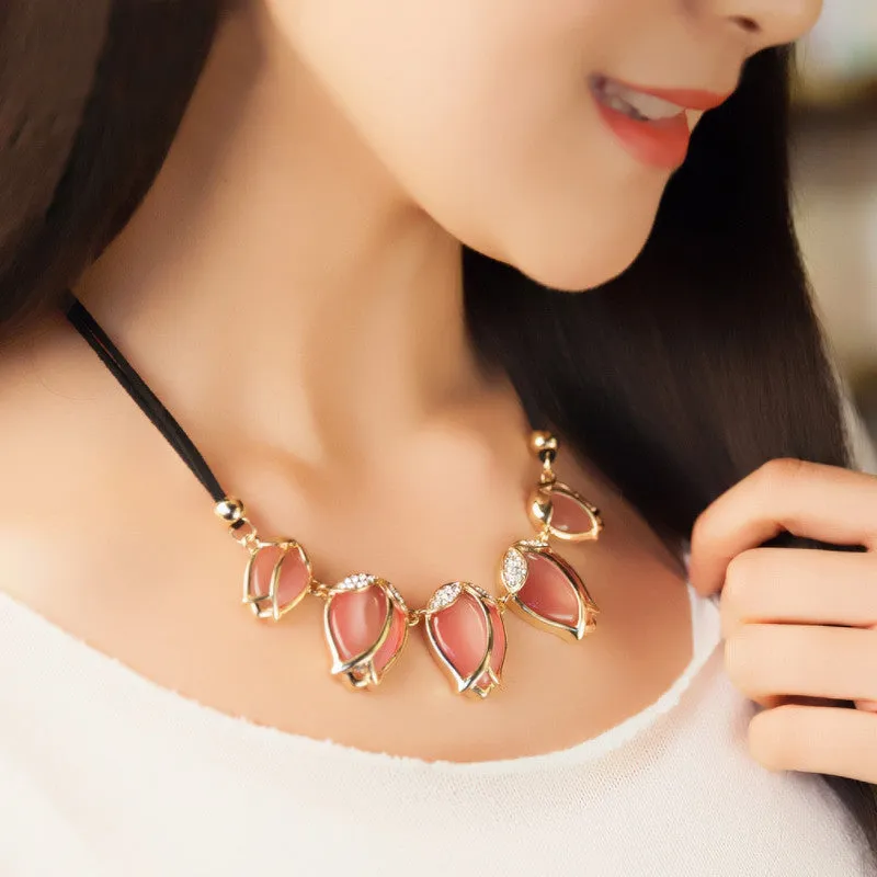 New Design Flower Necklaces Zinc Alloy Opal Rhinestone Rope Chain Pendant Necklace Chokers Necklaces For Women Jewelry