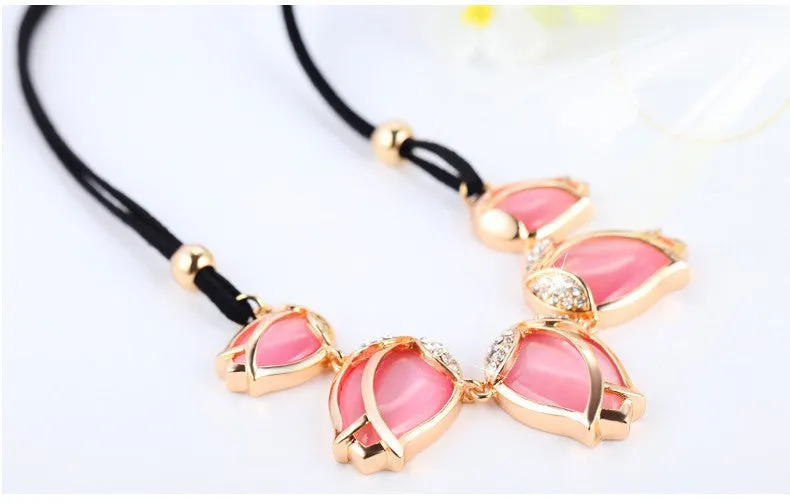 New Design Flower Necklaces Zinc Alloy Opal Rhinestone Rope Chain Pendant Necklace Chokers Necklaces For Women Jewelry
