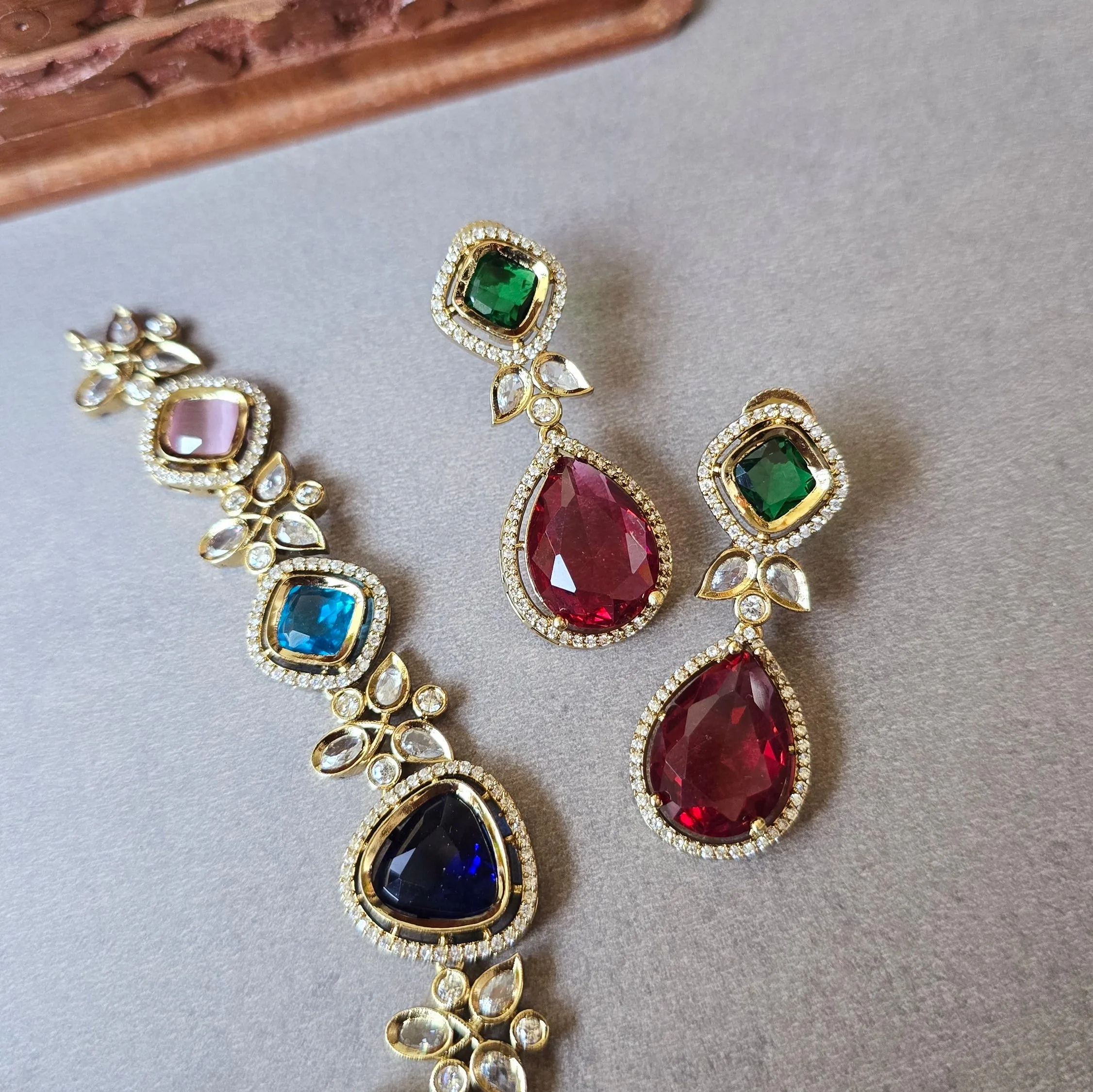 Victorian Necklace With Multi AD